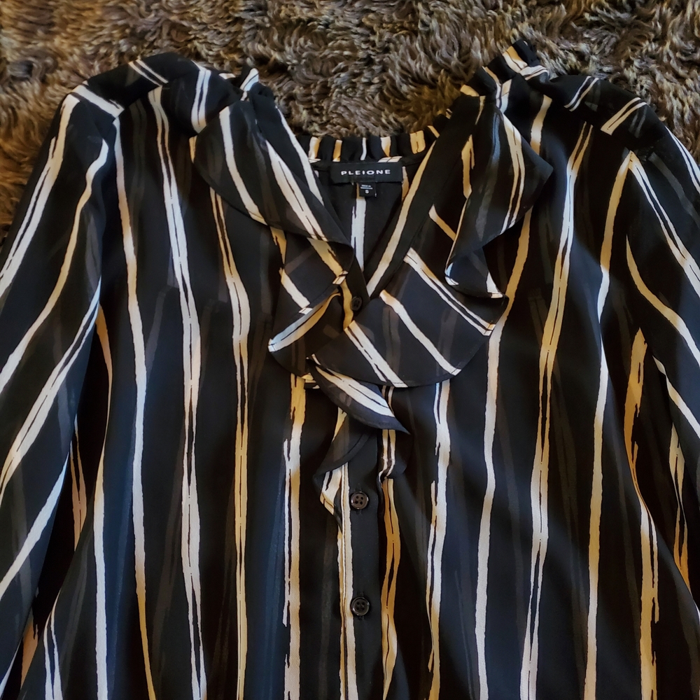 Pleione Black and Cream Ruffle Blouse
